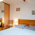 Holiday home B Les Pres